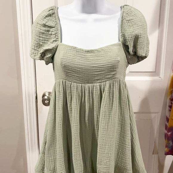 Princess Polly Sage Romper - Picture 4 of 5